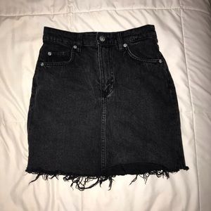 H&M black distressed denim skirt